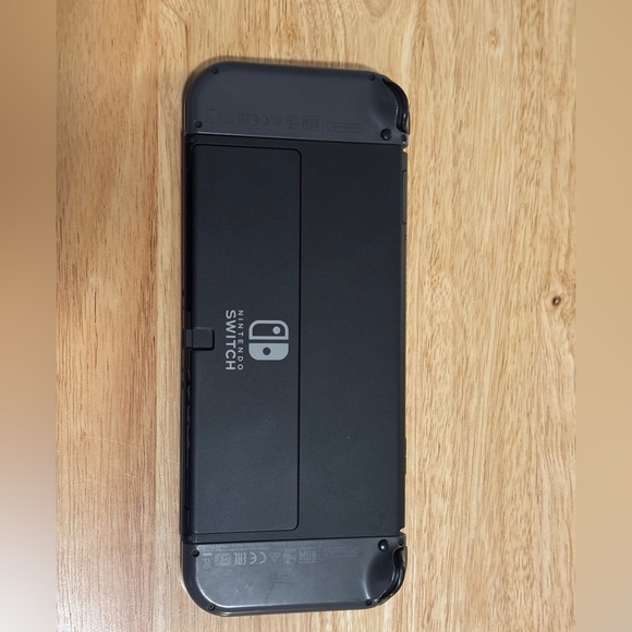NINTENDO SWITCH OLED with grey joy cons - Picture 4 of 10